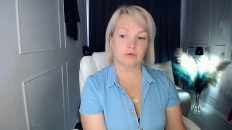 Snapshot of emmmam chatting on June 4, 2026, 10:32 am emmmam online show from June 4, 2026, 10:32 am