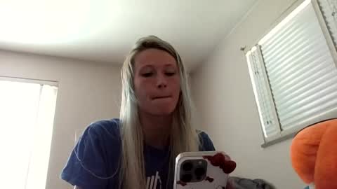 Snapshot of emmwarr1514 chatting on June 5, 2026, 6:24 pm emmwarr1514 online show from June 5, 2026, 6:24 pm