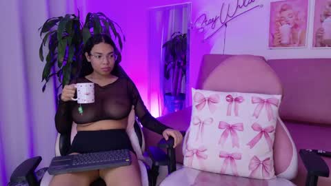 Emmy and Luna  online show from April 29, 2026, 12:31 pm
