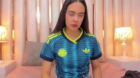Snapshot of emmycruzz chatting on June 27, 2026, 1:39 pm emmy online show from June 27, 2026, 1:39 pm