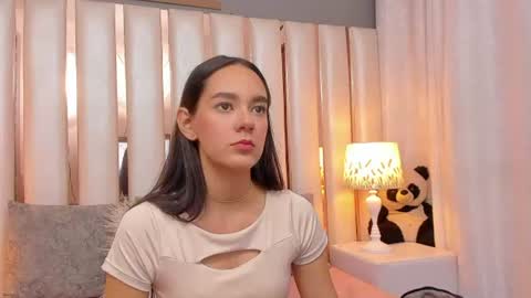 Snapshot of emmycruzz chatting on July 2, 2026, 7:20 pm emmy online show from July 2, 2026, 7:20 pm
