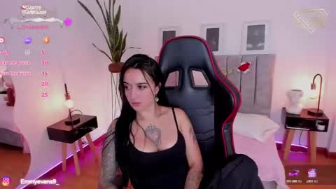 Snapshot of emmyevans1 chatting on December 17, 2024, 7:26 pm Emmy Evans online show from December 17, 2024, 7:26 pm