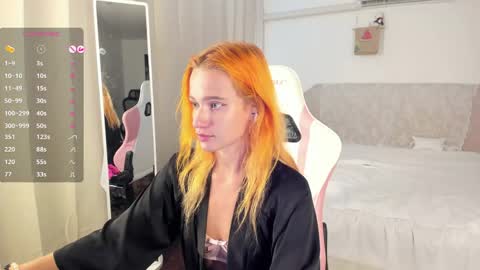 Snapshot of emmyfoxxofficial chatting on May 4, 2026, 3:02 am Emmylie online show from May 4, 2026, 3:02 am