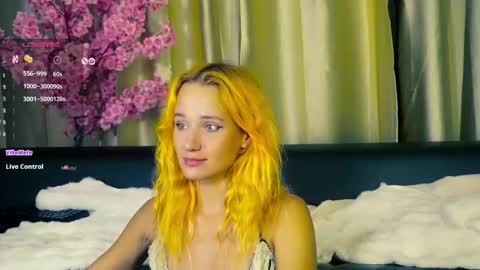 Snapshot of emmyfoxxofficial chatting on May 12, 2026, 4:48 pm Emmylie online show from May 12, 2026, 4:48 pm