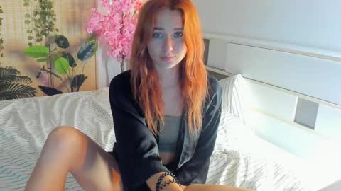 Snapshot of emmyfoxxofficial chatting on June 3, 2026, 6:24 pm Emmylie online show from June 3, 2026, 6:24 pm