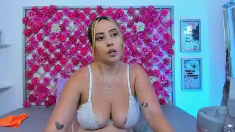 Snapshot of emmyrouse_ chatting on May 18, 2026, 7:20 pm emmy rouse online show from May 18, 2026, 7:20 pm