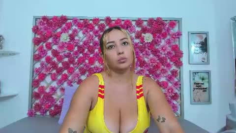 Snapshot of emmyrouse_ chatting on June 23, 2026, 7:34 pm emmy rouse online show from June 23, 2026, 7:34 pm