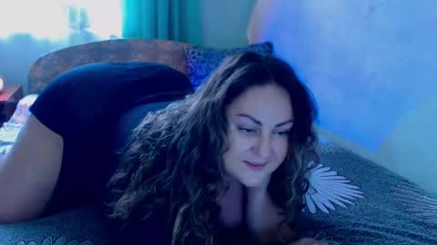 Snapshot of emmyxotty chatting on December 3, 2024, 10:17 am Emmy online show from December 3, 2024, 10:17 am