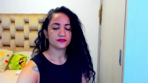 emperatriztapia online show from May 25, 2026, 6:36 pm