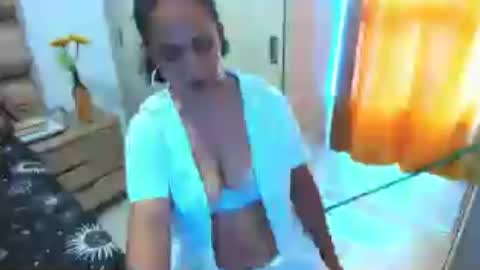 emperatriztapia online show from June 25, 2026, 9:41 pm