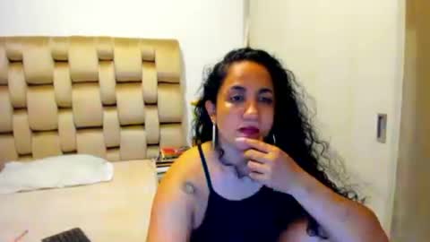 emperatriztapia online show from July 6, 2026, 11:18 pm