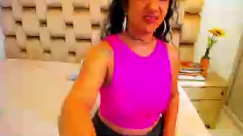 emperatriztapia online show from July 7, 2026, 10:25 pm