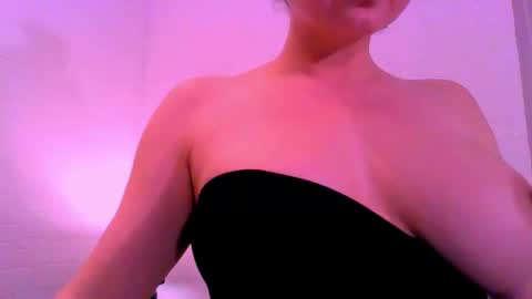 Snapshot of empierce chatting on May 30, 2026, 8:06 pm M online show from May 30, 2026, 8:06 pm