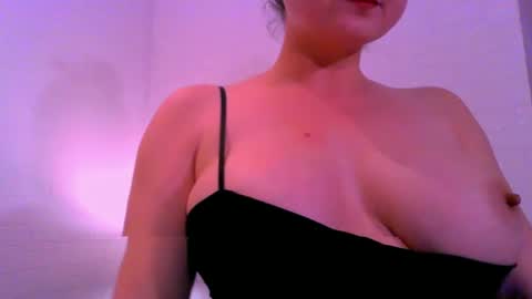 Snapshot of empierce chatting on June 15, 2026, 5:26 pm M online show from June 15, 2026, 5:26 pm