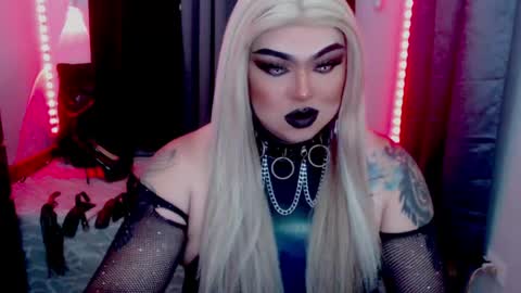 Snapshot of empressmichellexx chatting on May 15, 2026, 1:34 am Mistress Michelle online show from May 15, 2026, 1:34 am