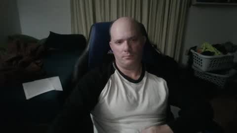 Snapshot of emsguy1 chatting on October 5, 2025, 3:38 am Matt online show from October 5, 2025, 3:38 am