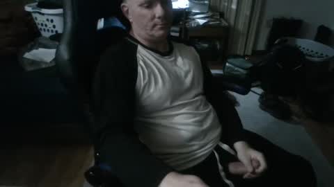 Snapshot of emsguy1 chatting on October 15, 2025, 4:45 am Matt online show from October 15, 2025, 4:45 am