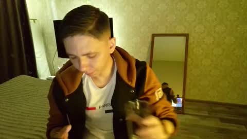 Snapshot of emveeboy96 chatting on November 1, 2025, 9:55 am emveeboy96 online show from November 1, 2025, 9:55 am