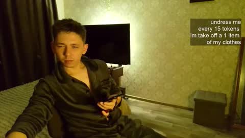 Snapshot of emveeboy96 chatting on November 16, 2025, 2:55 pm emveeboy96 online show from November 16, 2025, 2:55 pm