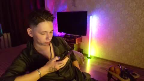 Snapshot of emveeboy96 chatting on December 5, 2025, 8:16 pm emveeboy96 online show from December 5, 2025, 8:16 pm