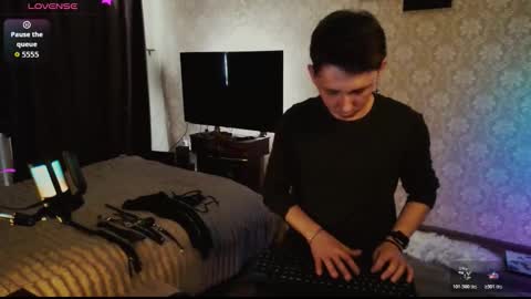 Snapshot of emveeboy96 chatting on March 14, 2026, 8:42 am emveeboy96 online show from March 14, 2026, 8:42 am