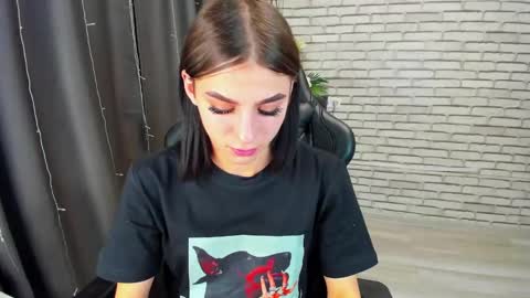 Snapshot of emy__angel chatting on February 1, 2025, 12:51 am emy__angel online show from February 1, 2025, 12:51 am