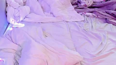 Snapshot of emy_kamy chatting on March 2, 2025, 12:11 pm Emy online show from March 2, 2025, 12:11 pm