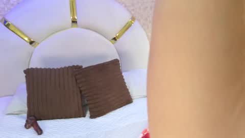 Snapshot of emy_rosse25 chatting on November 5, 2025, 11:54 am Emy online show from November 5, 2025, 11:54 am