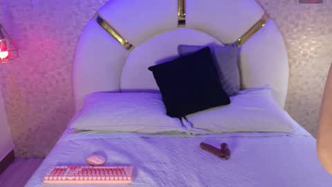 Snapshot of emy_rosse25 chatting on November 8, 2025, 11:43 am Emy online show from November 8, 2025, 11:43 am