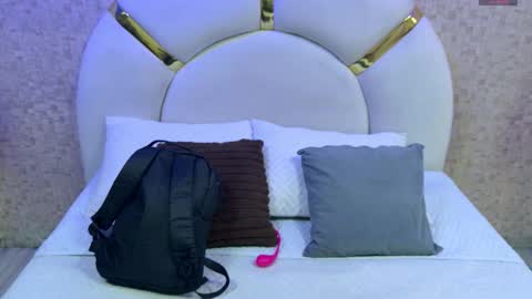 Snapshot of emy_rosse25 chatting on November 14, 2025, 11:42 am Emy online show from November 14, 2025, 11:42 am