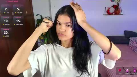 Snapshot of emycarver09 chatting on November 25, 2025, 11:32 am emycarver09 online show from November 25, 2025, 11:32 am