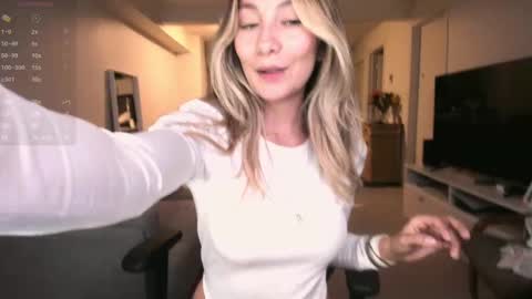 emyconneer online show from September 20, 2025, 2:56 am