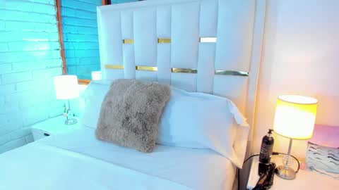 EMYLY  online show from January 27, 2025, 10:27 pm