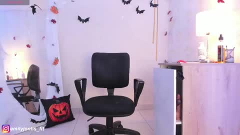 EMYLY  online show from October 30, 2025, 8:53 pm