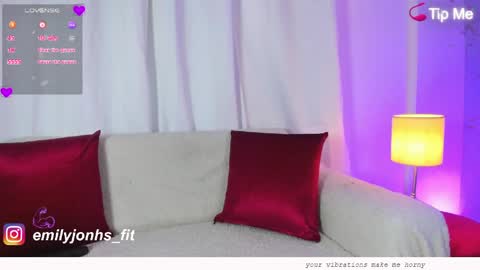 Snapshot of emylyjonhs chatting on May 19, 2026, 1:11 am EMYLY online show from May 19, 2026, 1:11 am
