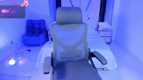 Snapshot of emysilver chatting on February 8, 2025, 2:49 pm Emy Silver online show from February 8, 2025, 2:49 pm