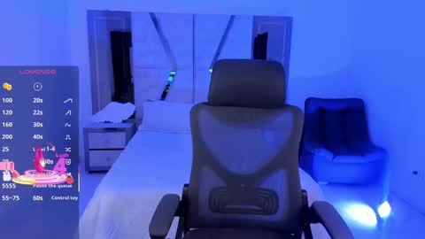 Snapshot of emysilver chatting on February 15, 2025, 5:07 pm Emy Silver online show from February 15, 2025, 5:07 pm