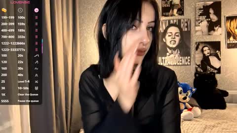 Amelia online show from November 10, 2025, 7:46 pm