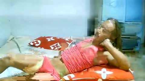 CHUN LY online show from April 9, 2026, 5:07 am