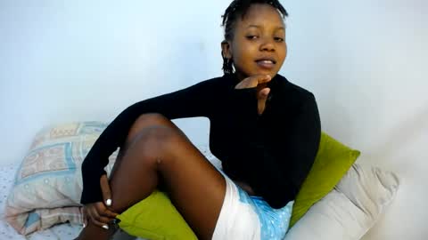 Vee online show from June 18, 2026, 9:30 pm