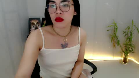Snapshot of enchantress_mia03 chatting on July 7, 2026, 3:42 am enchantress_mia03 online show from July 7, 2026, 3:42 am