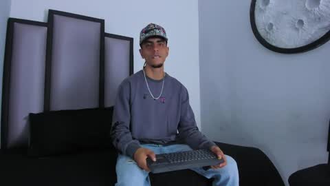 endrick_23 online show from May 2, 2026, 3:22 am