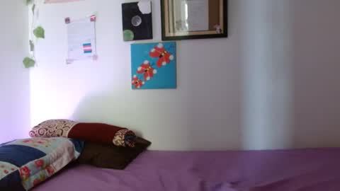 engel20042001 online show from October 15, 2025, 12:05 pm