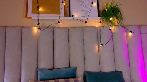  E N G E L  online show from October 18, 2025, 7:36 pm