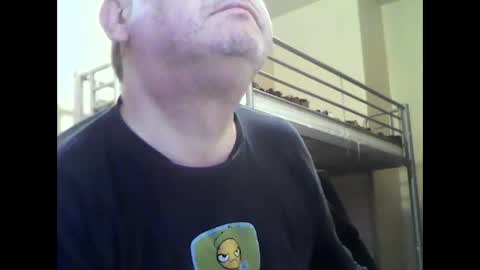 Snapshot of englishguysurrey chatting on November 26, 2025, 7:31 am englishguysurrey online show from November 26, 2025, 7:31 am