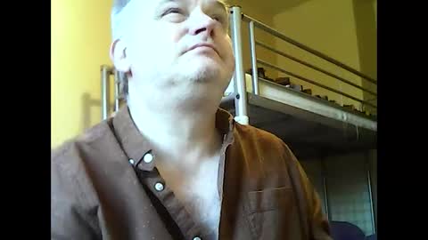 Snapshot of englishguysurrey chatting on December 19, 2025, 8:54 am englishguysurrey online show from December 19, 2025, 8:54 am
