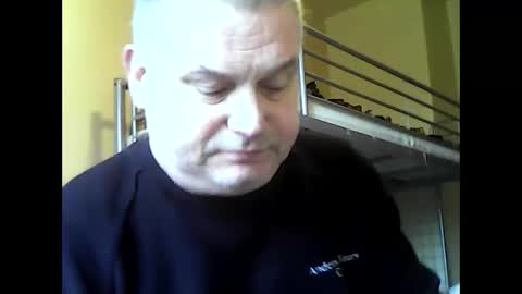 Snapshot of englishguysurrey chatting on January 12, 2026, 9:47 am englishguysurrey online show from January 12, 2026, 9:47 am