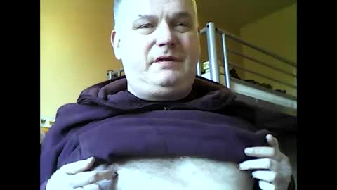 Snapshot of englishguysurrey chatting on January 16, 2026, 10:52 am englishguysurrey online show from January 16, 2026, 10:52 am