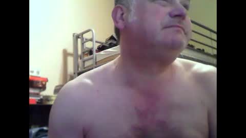 Snapshot of englishguysurrey chatting on January 18, 2026, 7:56 am englishguysurrey online show from January 18, 2026, 7:56 am
