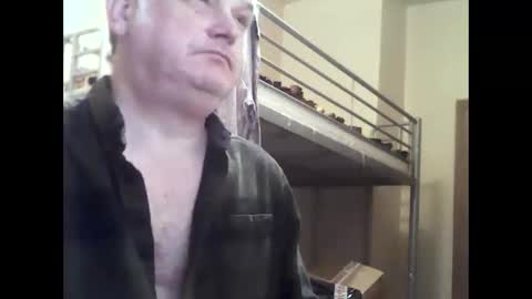 Snapshot of englishguysurrey chatting on February 9, 2026, 6:50 am englishguysurrey online show from February 9, 2026, 6:50 am